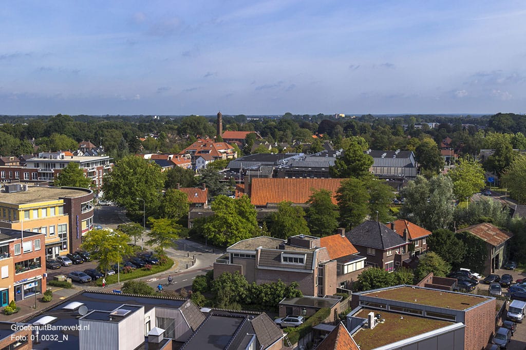 Heden, 2014 - Huisartsenpraktijk Asklepios, erachter nieuwbouw op de locatie van de voormalige Markthal. In het Midden gebouw Rehoboth, erachter de Veluwehal en hier weer achter de Bethelkerk Rechtsvoor een stukje van het nieuwe Nairac Museum. - Barneveld