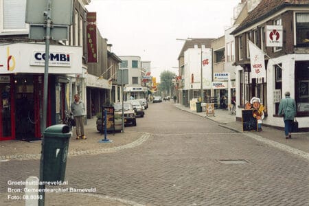 Langstraat in de richting van Meuleneind